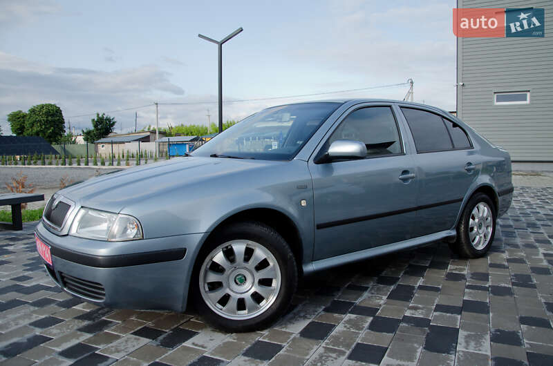 Лифтбек Skoda Octavia 2004 в Сарнах