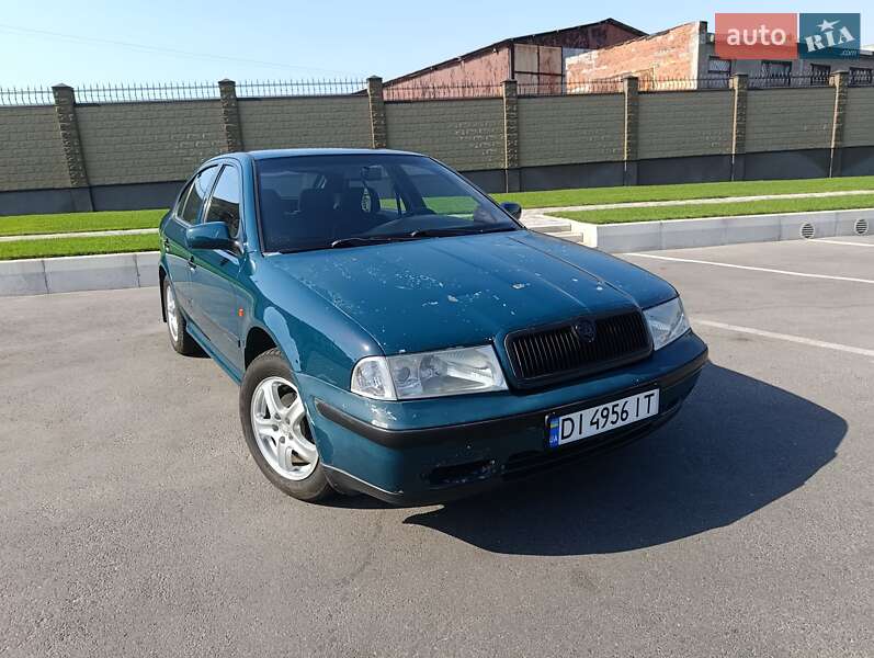 Лифтбек Skoda Octavia 1999 в Запорожье