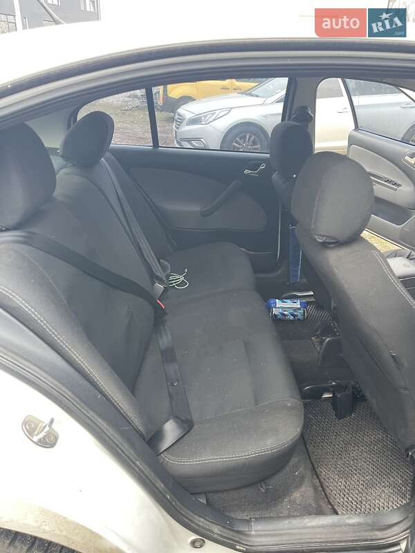 Ліфтбек Skoda Octavia 2006 в Чернігові