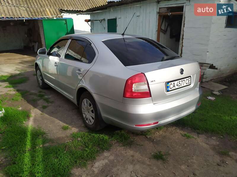 Ліфтбек Skoda Octavia 2009 в Драбіву