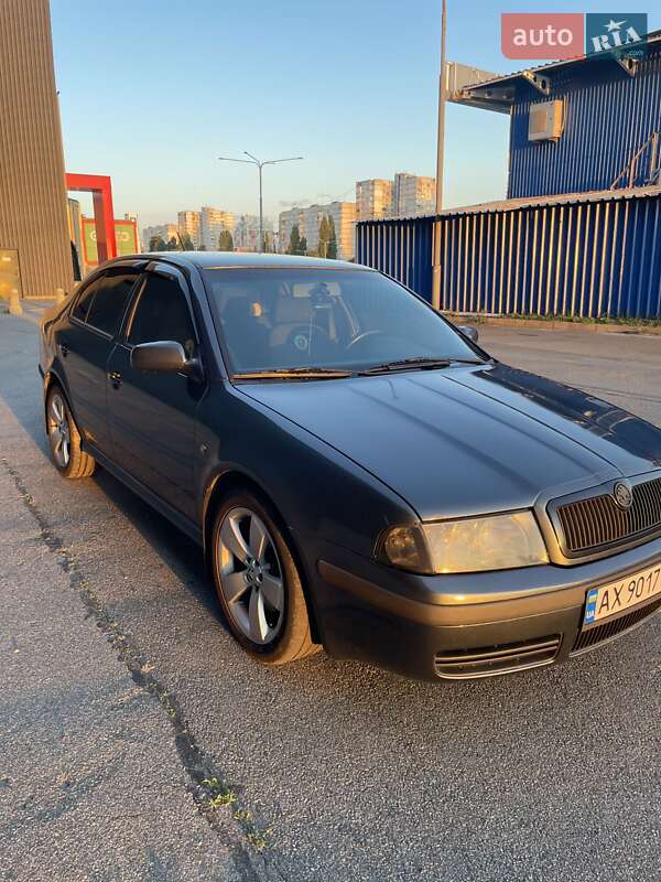 Ліфтбек Skoda Octavia 2002 в Харкові