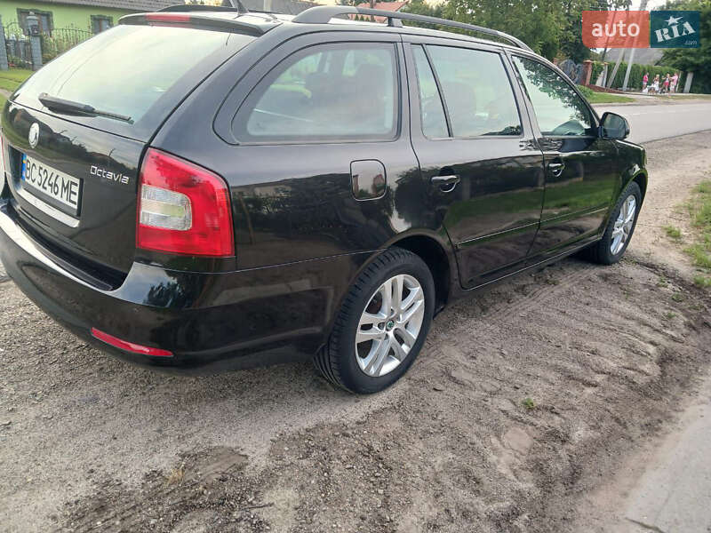 Универсал Skoda Octavia 2010 в Мостиске