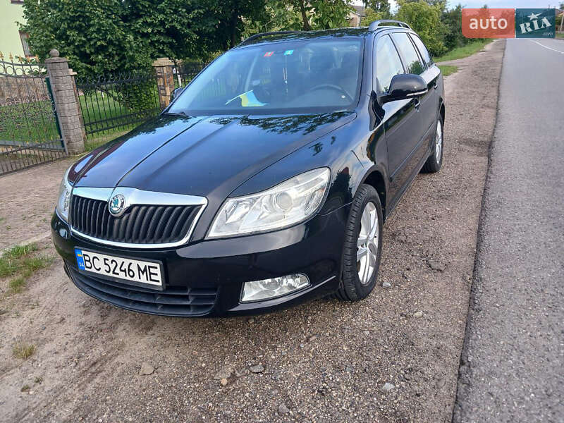 Универсал Skoda Octavia 2010 в Мостиске
