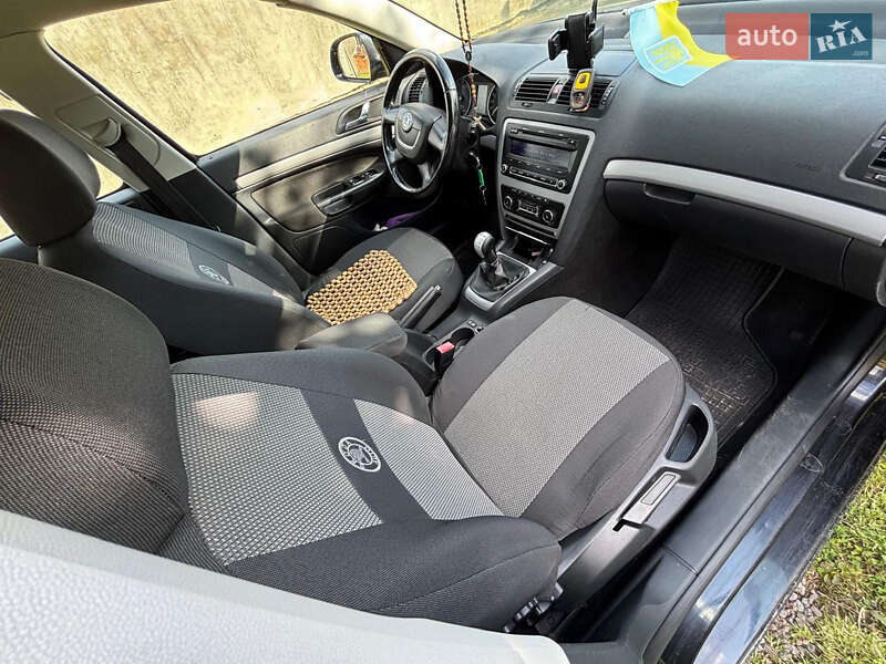 Универсал Skoda Octavia 2010 в Мостиске