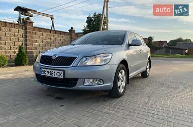 Ліфтбек Skoda Octavia 2010 в Рівному