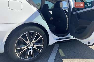 Лифтбек Skoda Octavia 2011 в 