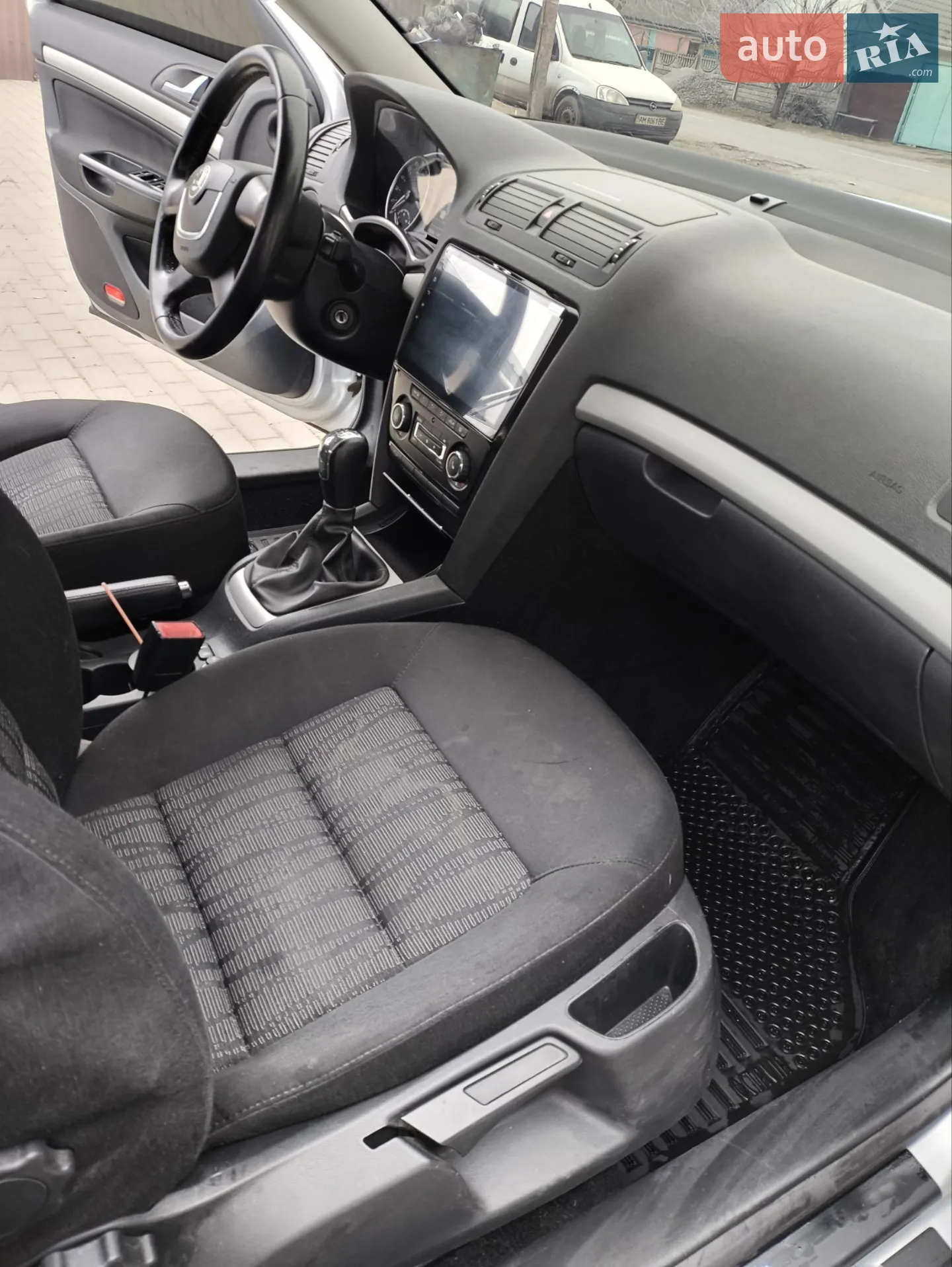 2010 Skoda Octavia - мініатюра 11
