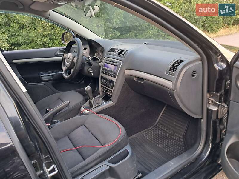 Универсал Skoda Octavia 2010 в Новом Буге фото 9 Универсал Skoda Octavia 2010 в Новом Буге