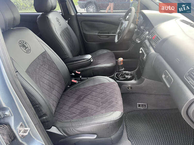 Ліфтбек Skoda Octavia 2003 в Львові