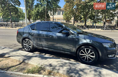 Лифтбек Skoda Octavia 2015 в Николаеве