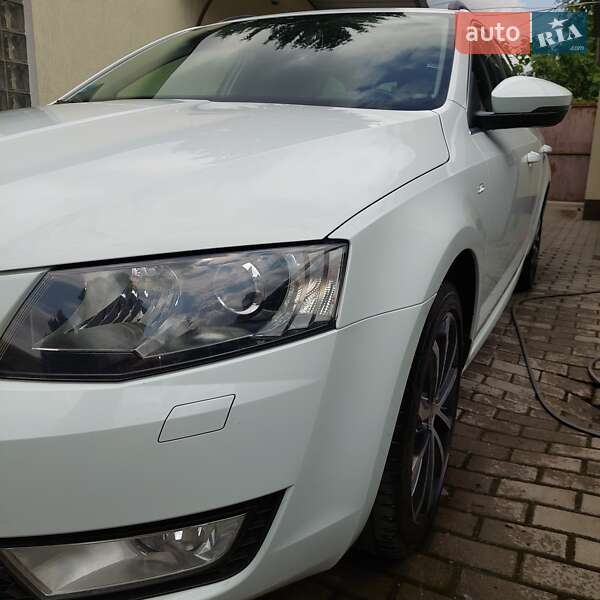 Універсал Skoda Octavia 2015 в Дніпрі