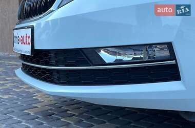 Універсал Skoda Octavia 2018 в  фото 10 Універсал Skoda Octavia 2018 в