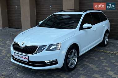 Універсал Skoda Octavia 2018 в  фото 20 Універсал Skoda Octavia 2018 в