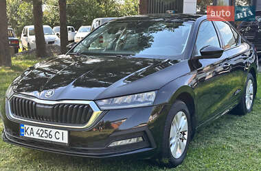 Лифтбек Skoda Octavia 2021 в Черновцах