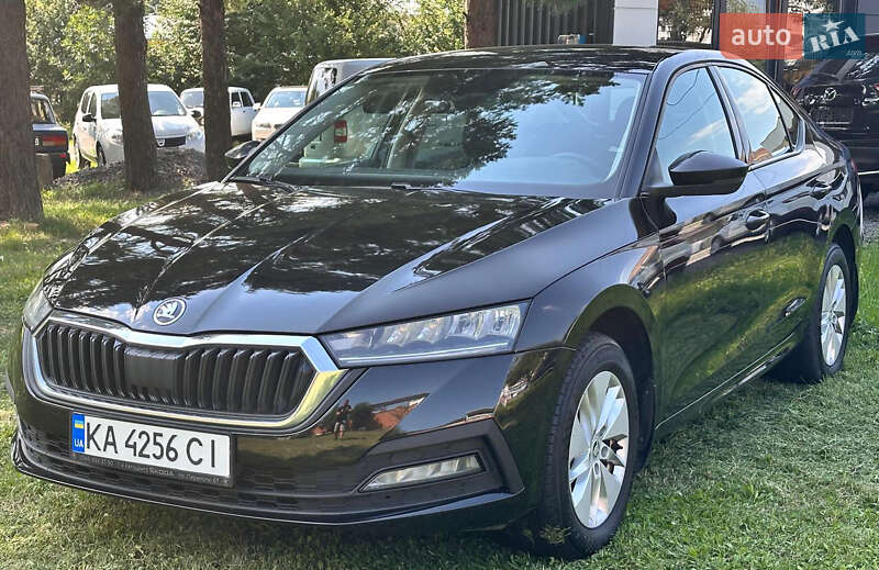 Ліфтбек Skoda Octavia 2021 в Чернівцях