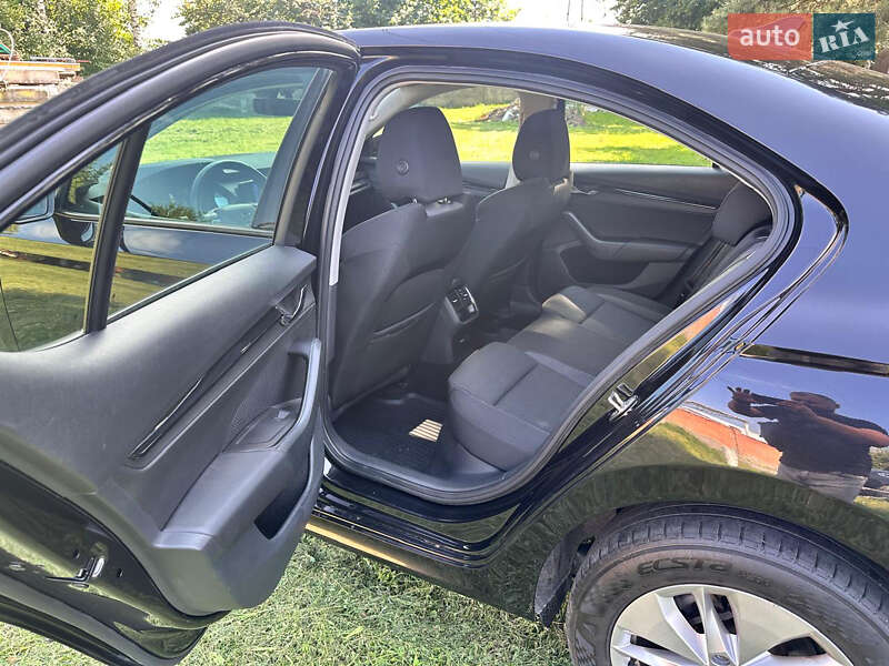 Ліфтбек Skoda Octavia 2021 в Чернівцях