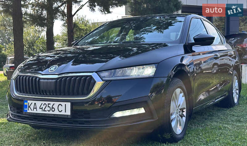 Ліфтбек Skoda Octavia 2021 в Чернівцях
