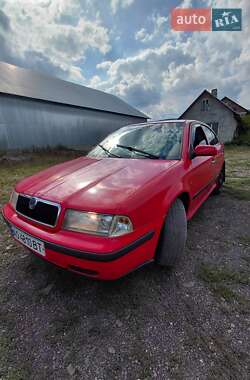Ліфтбек Skoda Octavia 1997 в Іршаві