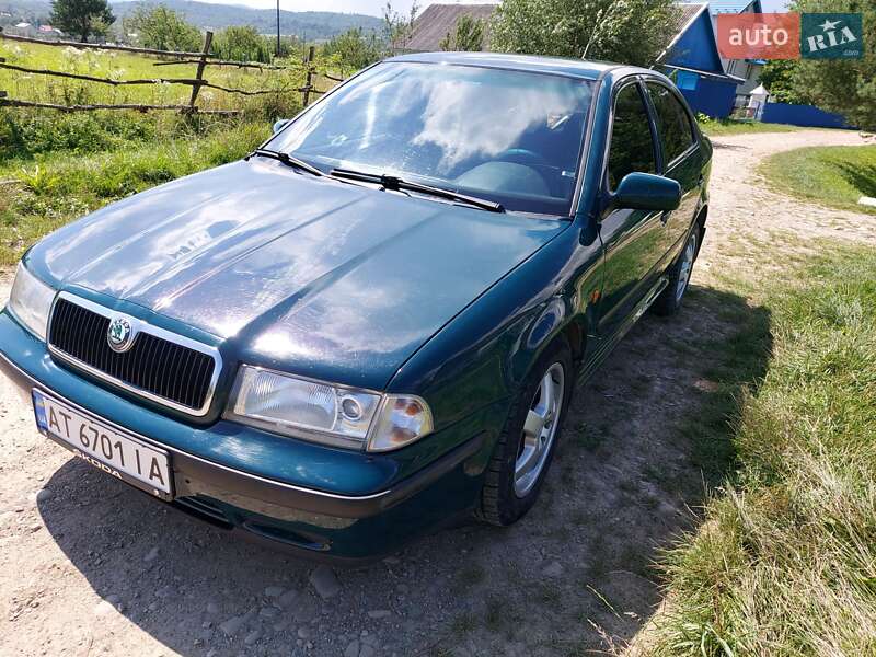 Лифтбек Skoda Octavia 2000 в Надворной