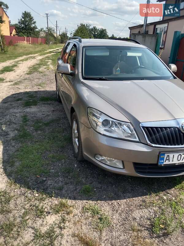 Универсал Skoda Octavia 2012 в Вышгороде