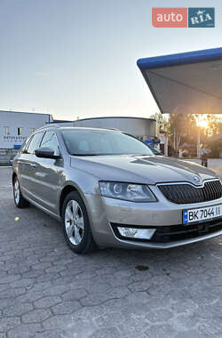 Универсал Skoda Octavia 2014 в Костополе