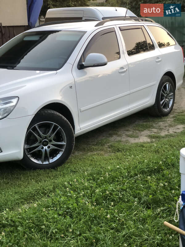 Универсал Skoda Octavia 2012 в Хусте