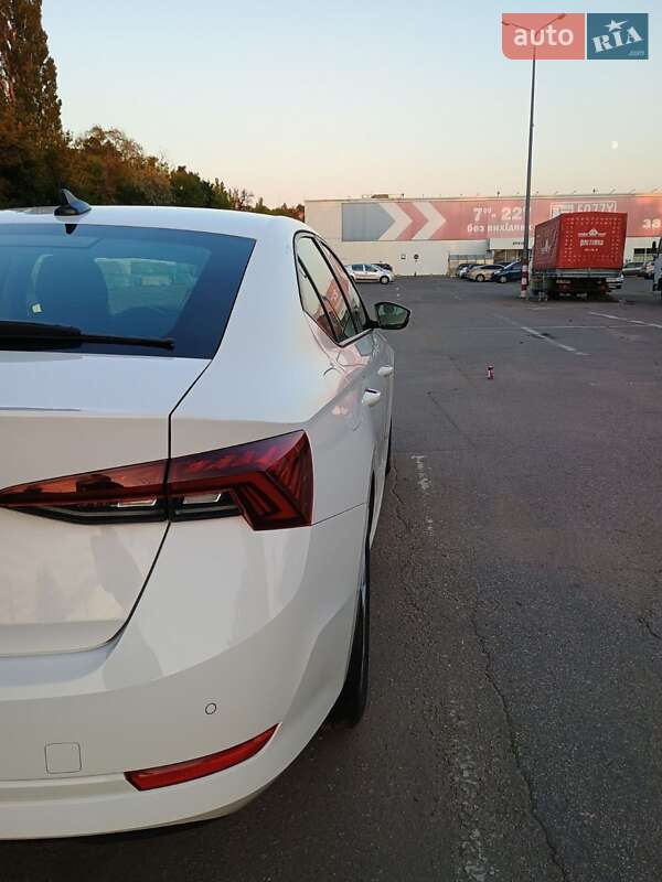 Лифтбек Skoda Octavia 2023 в Днепре