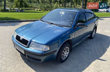 Лифтбек Skoda Octavia 2003 в Умани