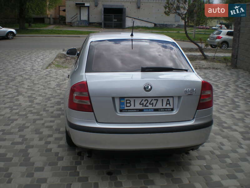 Лифтбек Skoda Octavia 2011 в Гадяче