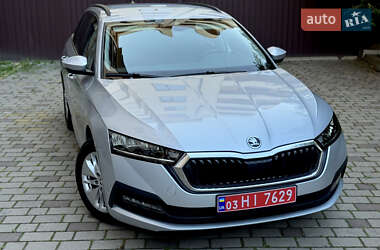 Универсал Skoda Octavia 2022 в Ужгороде