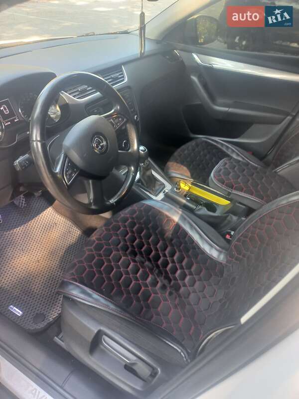 Универсал Skoda Octavia 2014 в Ильинцах