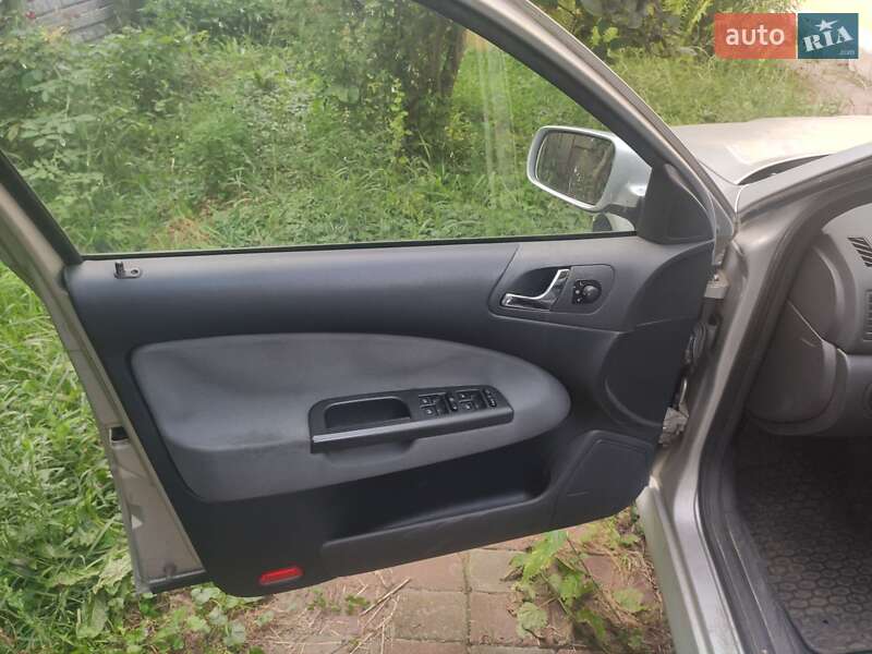 Универсал Skoda Octavia 2001 в Киеве