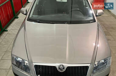 Лифтбек Skoda Octavia 2007 в Тростянце
