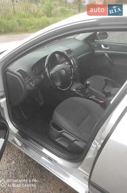 Лифтбек Skoda Octavia 2004 в 