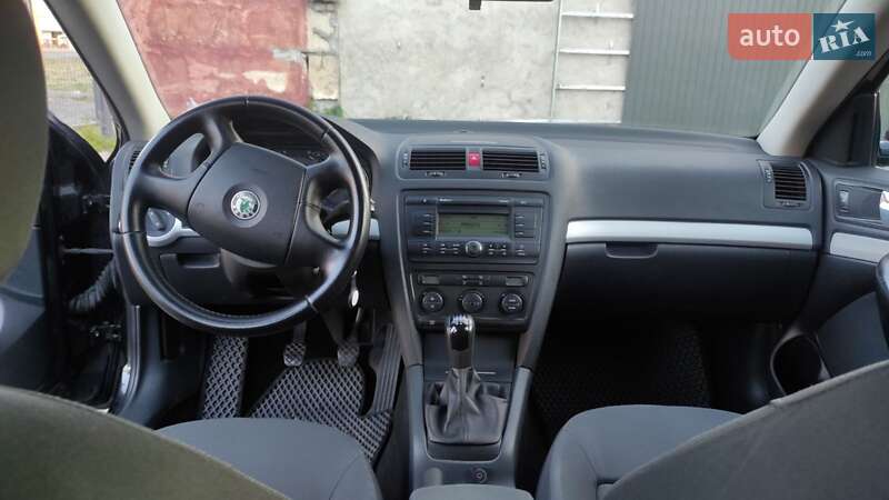 Лифтбек Skoda Octavia 2006 в Одессе