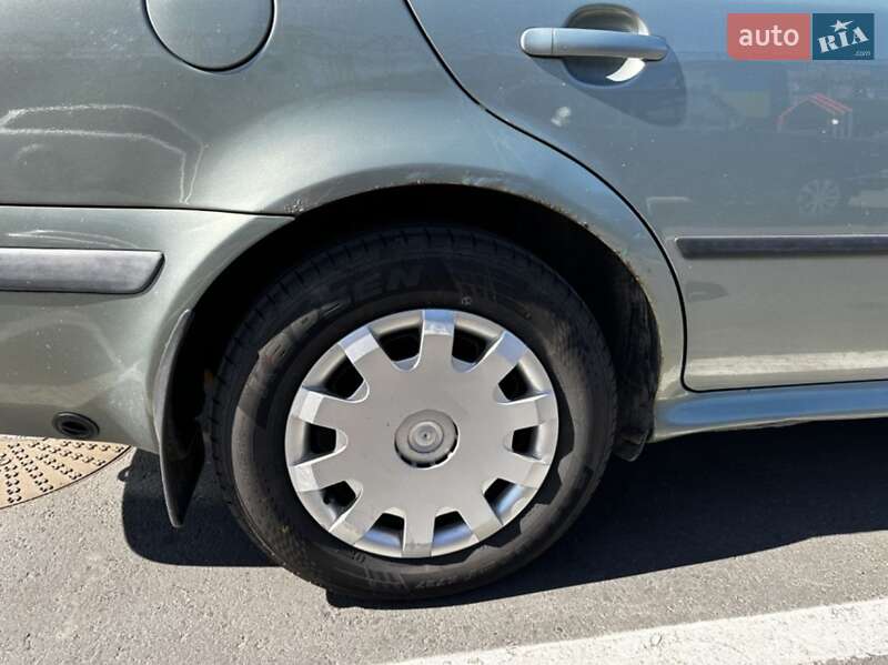 Ліфтбек Skoda Octavia 2002 в Чернігові