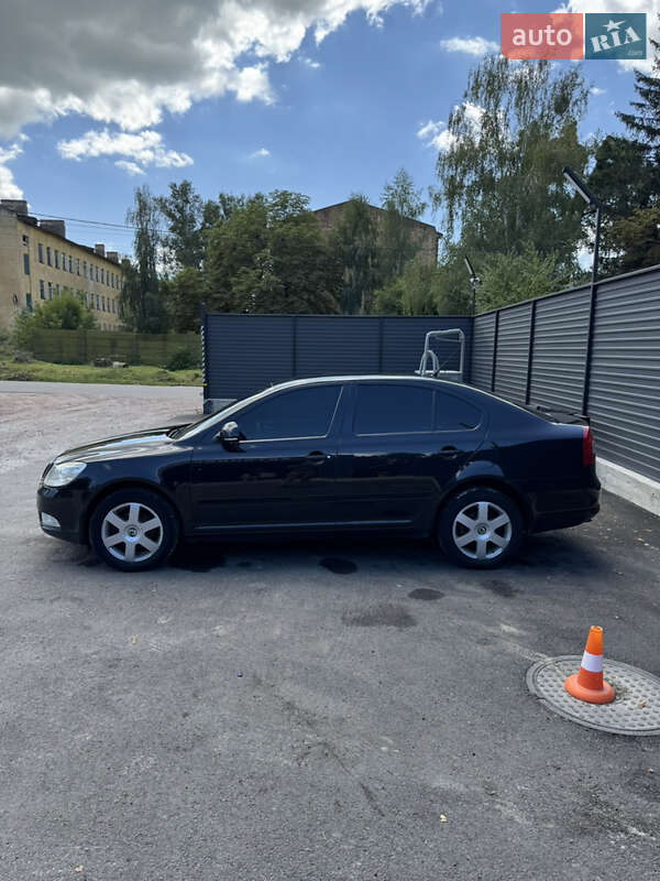 Лифтбек Skoda Octavia 2010 в Житомире