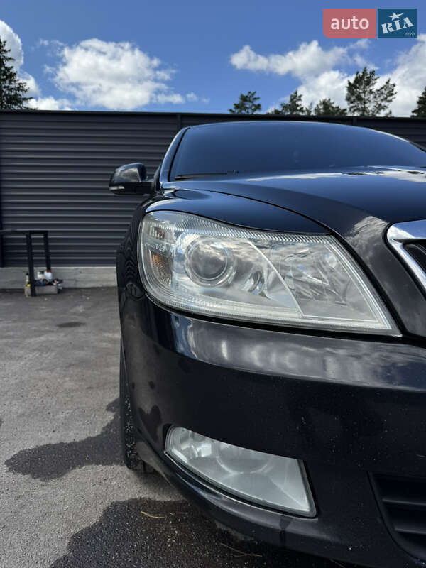 Лифтбек Skoda Octavia 2010 в Житомире