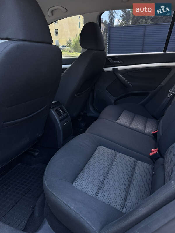 Лифтбек Skoda Octavia 2010 в Житомире