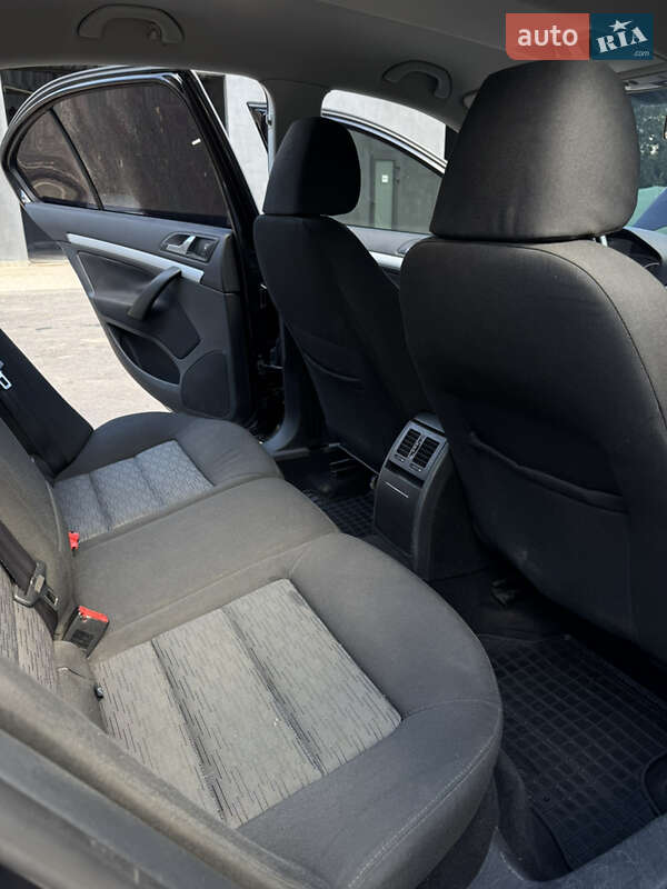 Лифтбек Skoda Octavia 2010 в Житомире