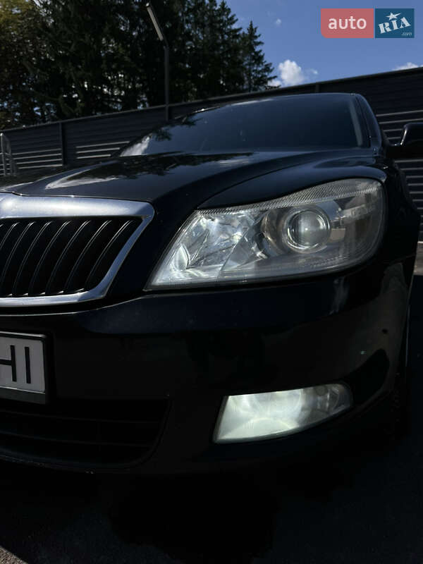 Лифтбек Skoda Octavia 2010 в Житомире