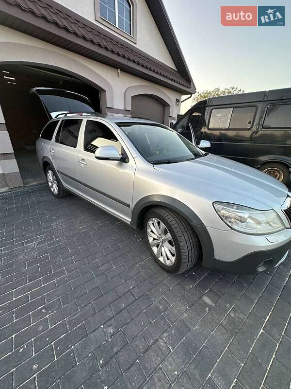 Универсал Skoda Octavia 2012 в Глобине