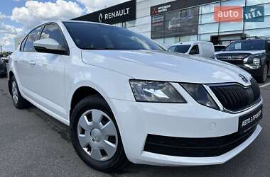 Лифтбек Skoda Octavia 2019 в Киеве