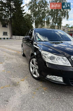 Лифтбек Skoda Octavia 2009 в 