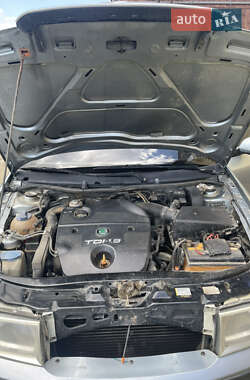 Лифтбек Skoda Octavia 2001 в 