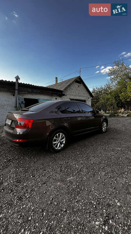 Лифтбек Skoda Octavia 2016 в Александровке
