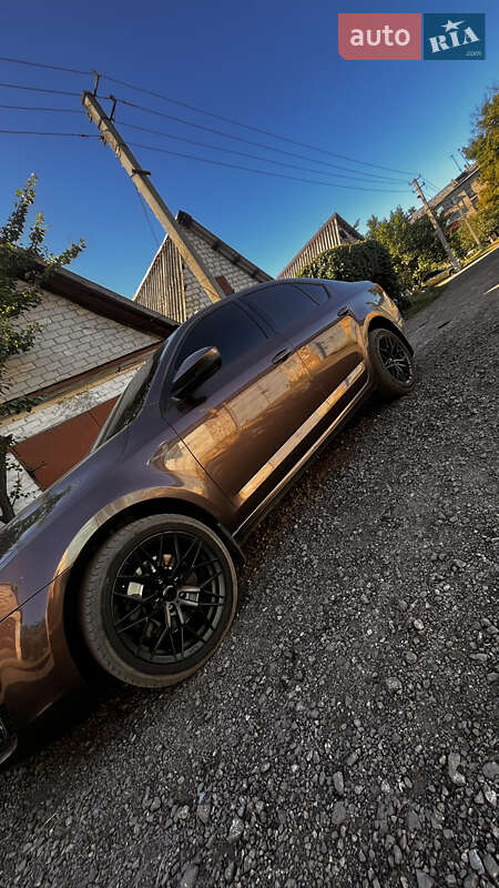 Лифтбек Skoda Octavia 2016 в Александровке