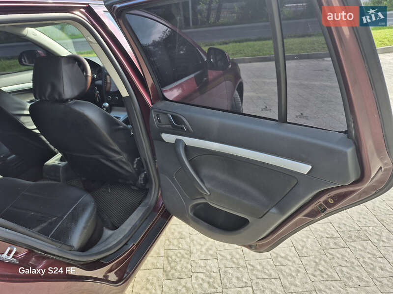 Універсал Skoda Octavia 2011 в Старичах