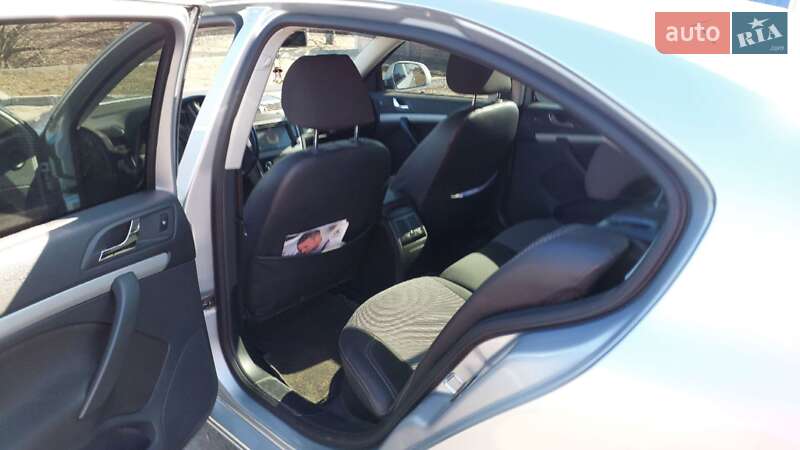 Лифтбек Skoda Octavia 2012 в Зенькове