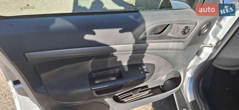 Лифтбек Skoda Octavia 2009 в Краматорске